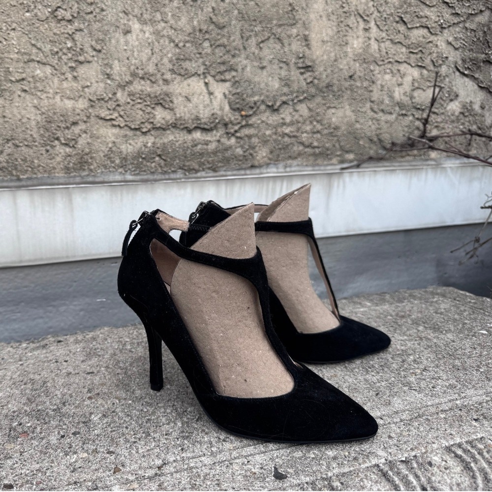 Nine West T-Strap Pumps Women 6M Black Suede Pointed Toe Heel Back Zip